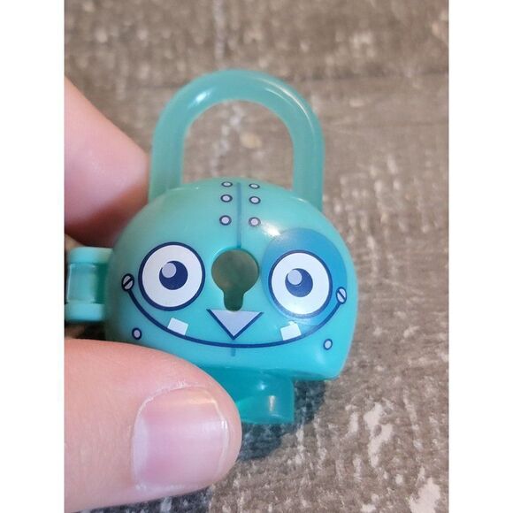 Lock Stars blue monster alien toy figure - Picture 2 of 4